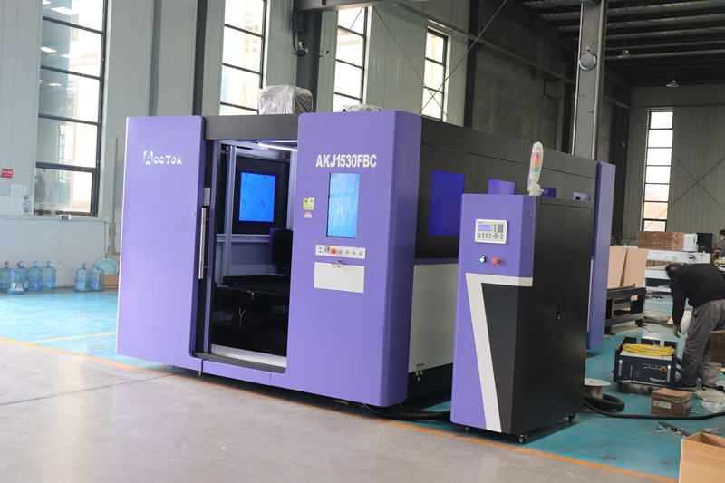 Mesin pemotong logam serat Las - Industrial Laser Metal Cutting Machine ulasan dan harga